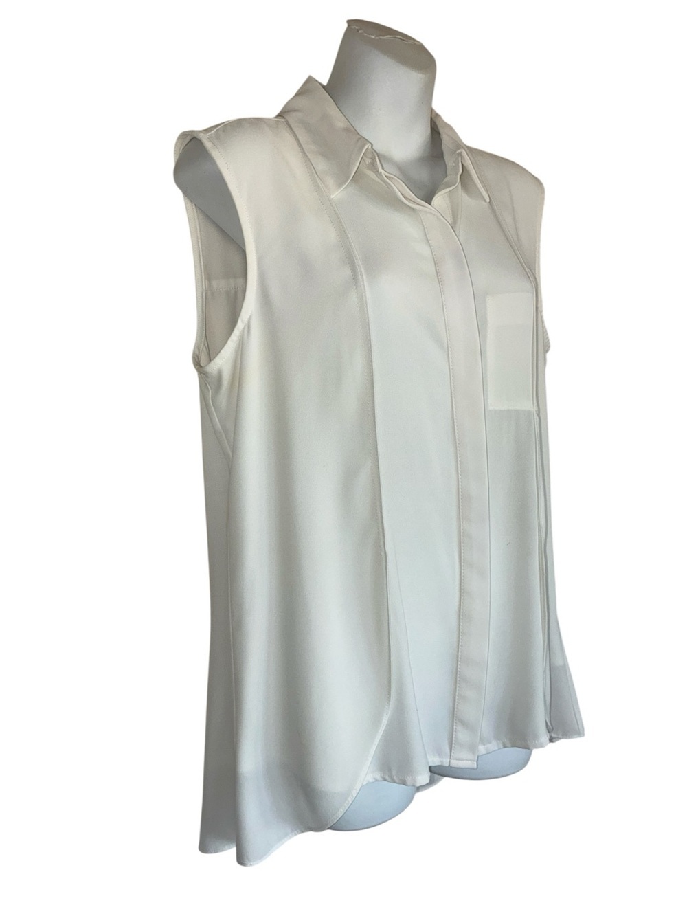 Cartise Blouse Women's 10 White, EUC, Sleeveless Button-Front, chiffon top layer